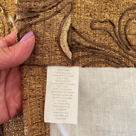 HORCHOW tone on tone curtain - Picture 3 of 12